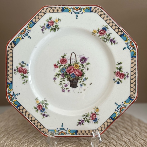 Antique 1920's Wedgewood Hampton 8 1/4" Octagonal Plate, Floral Basket, Display - Picture 1 of 13
